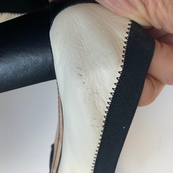 CHANEL Lambskin Patent CC Elastic Stretch Pumps - Picture 4 of 11